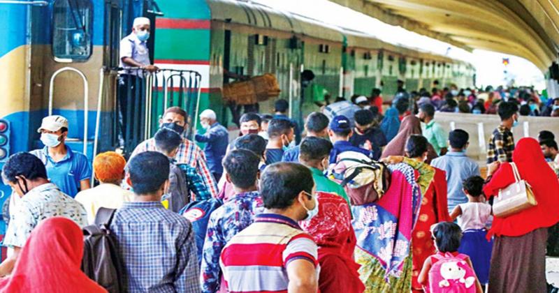 ভোট দিতে ঈদের ছুটির মতোই গ্রামে ছুটছে মানুষ