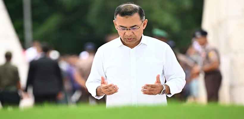 দেশে ফিরেই বাবা-মায়ের মাজার জিয়ারত করলেন প্রধানমন্ত্রী