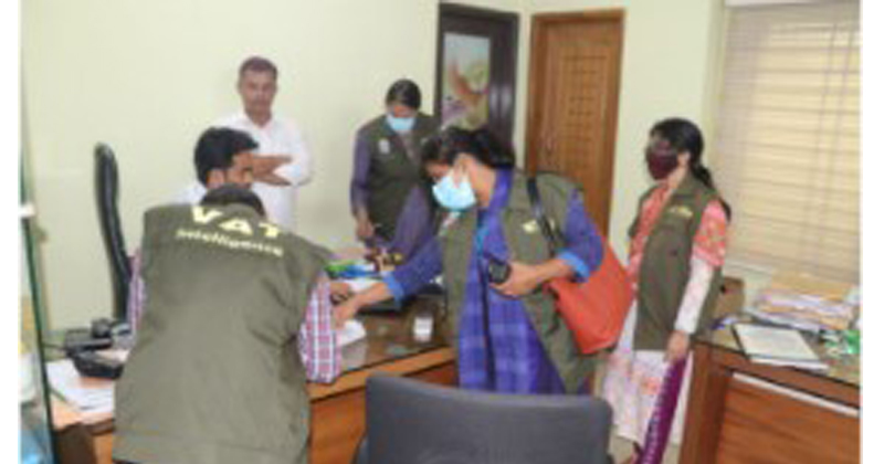 ভ্যাট অডিট গোয়েন্দা ও তদন্ত অধিদপ্তরের একটি দল নাহিদ এন্টারপ্রাইজে অভিযান চালায়